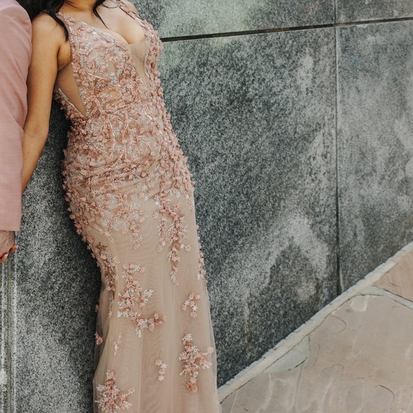 Pink Floral Wedding Gown from René the Label (Size 10) - Picture 4 of 15